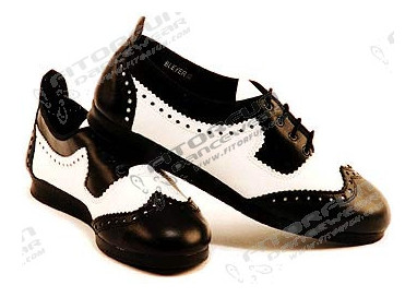 the Lindy Hoper - 7135